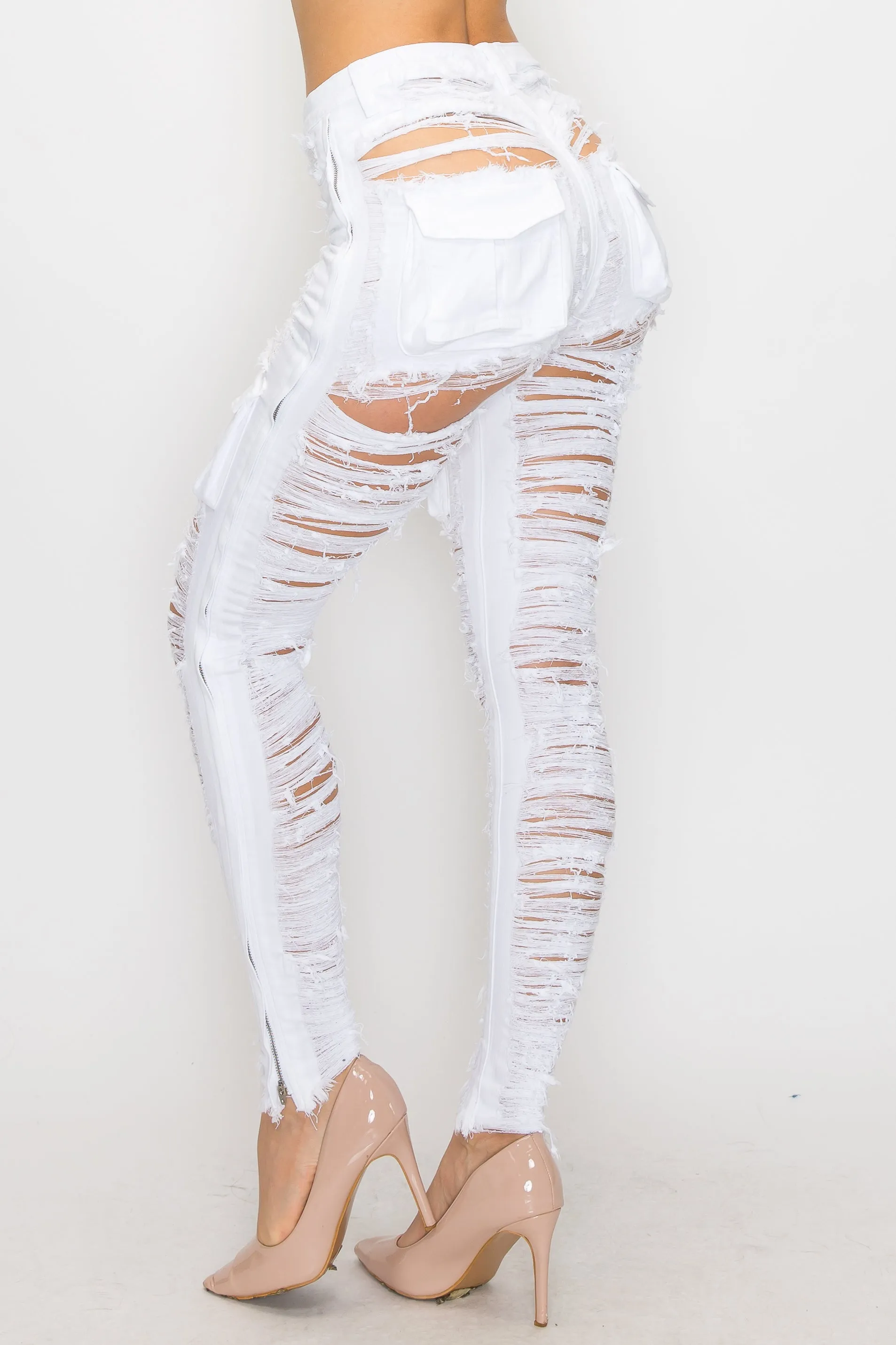 40573 Women's High Rise Frayed Front Cargo Pocket Skinny Jeans