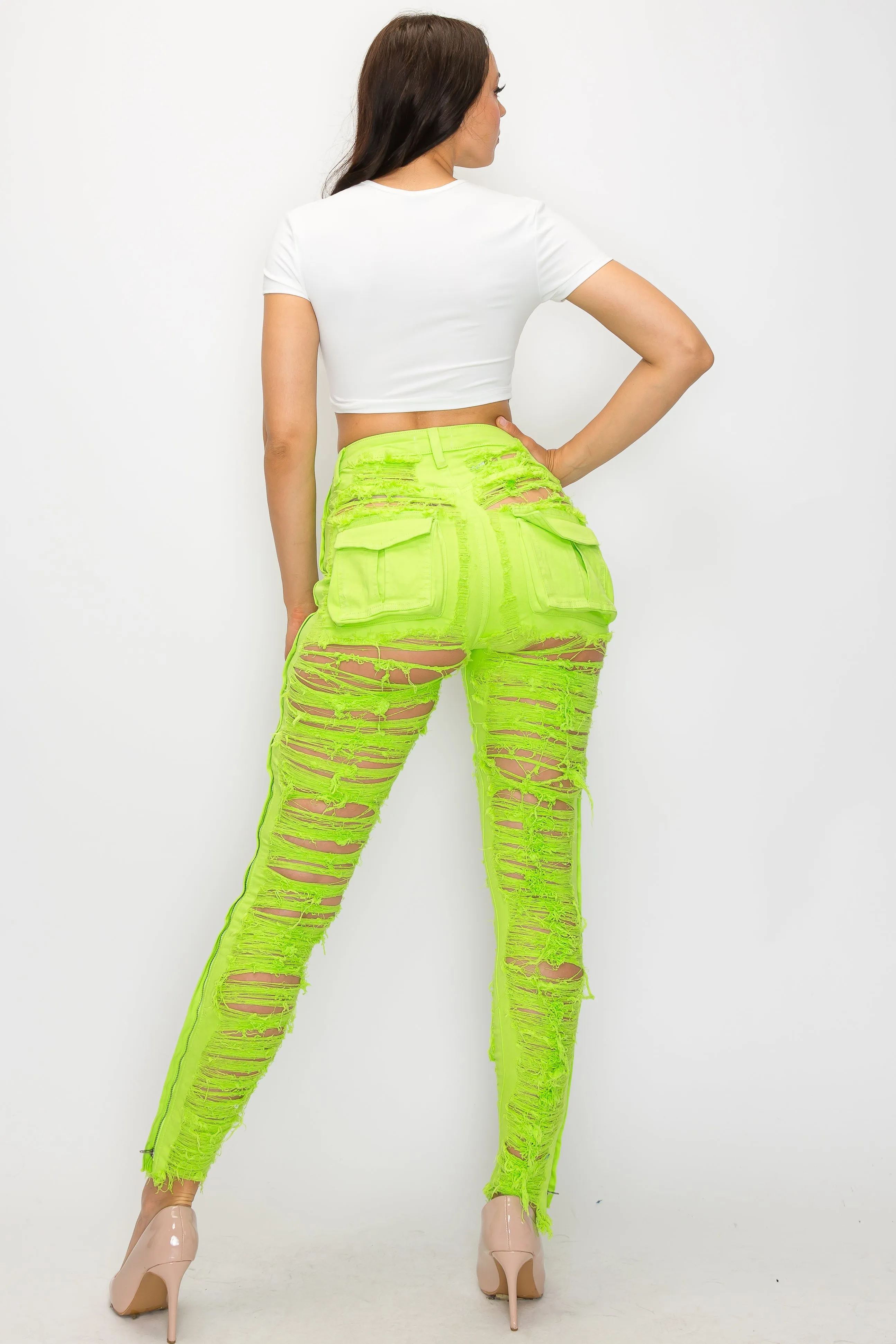 40573 Women's High Rise Frayed Front Cargo Pocket Skinny Jeans