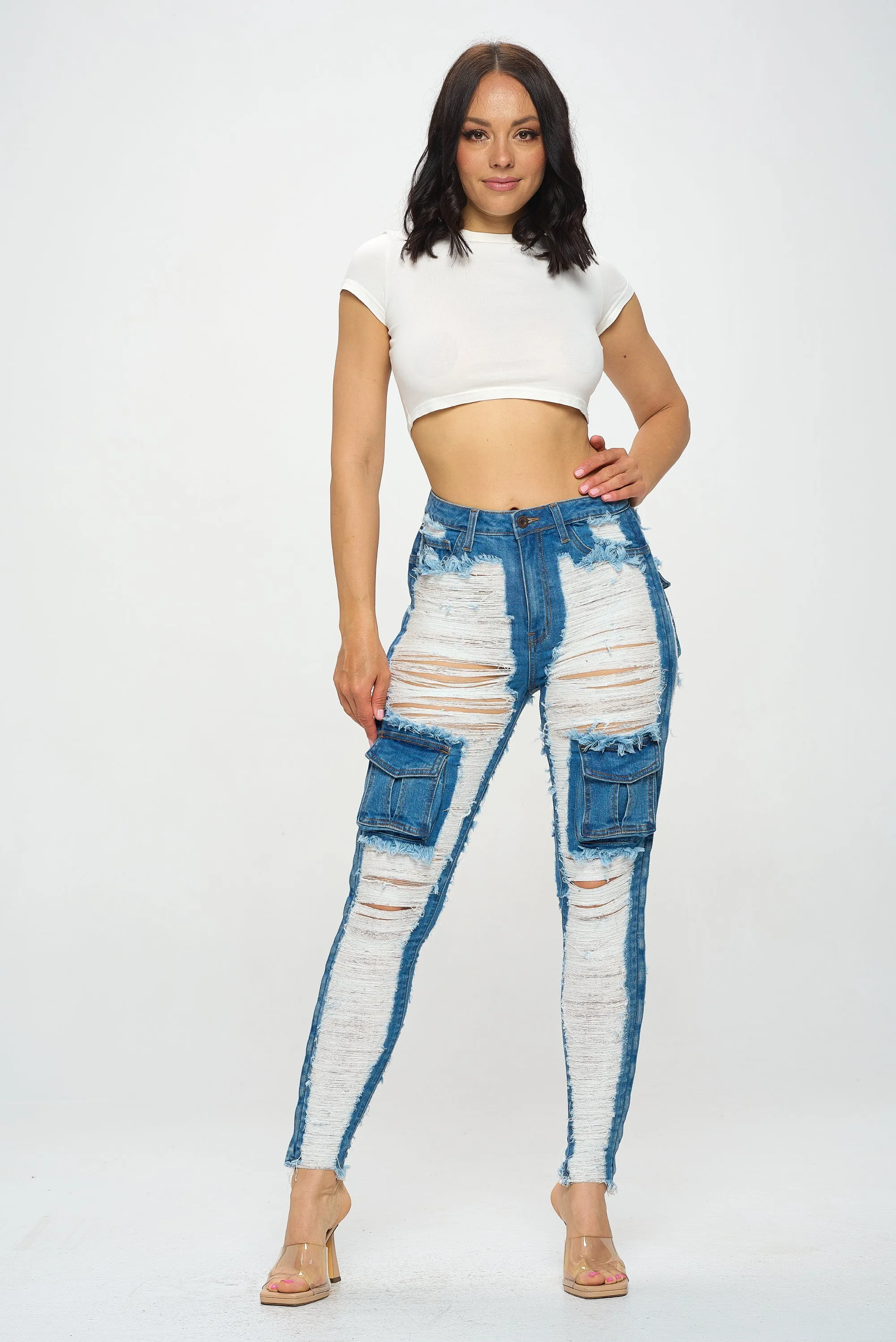 40573 Women's High Rise Frayed Front Cargo Pocket Skinny Jeans