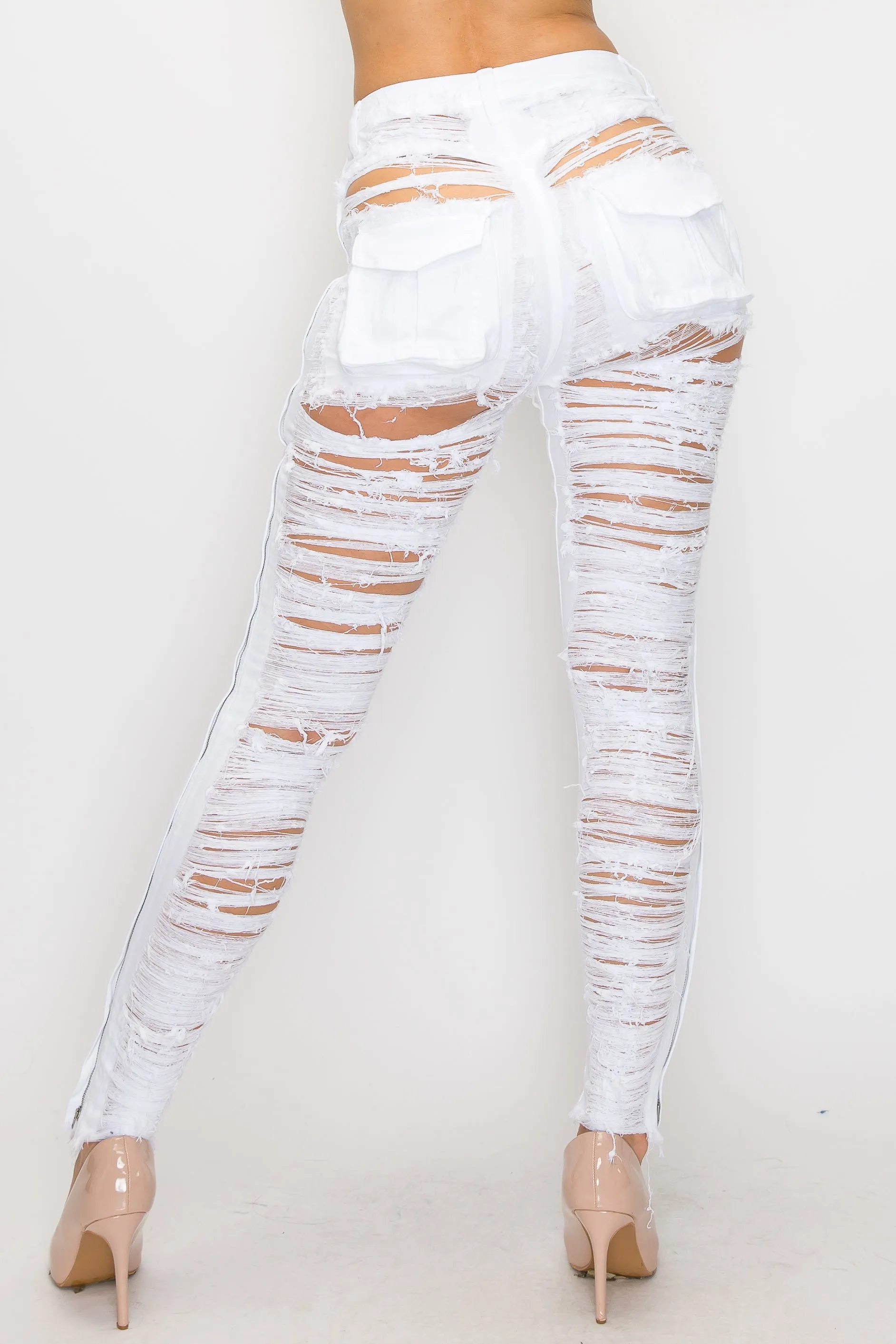 40573 Women's High Rise Frayed Front Cargo Pocket Skinny Jeans