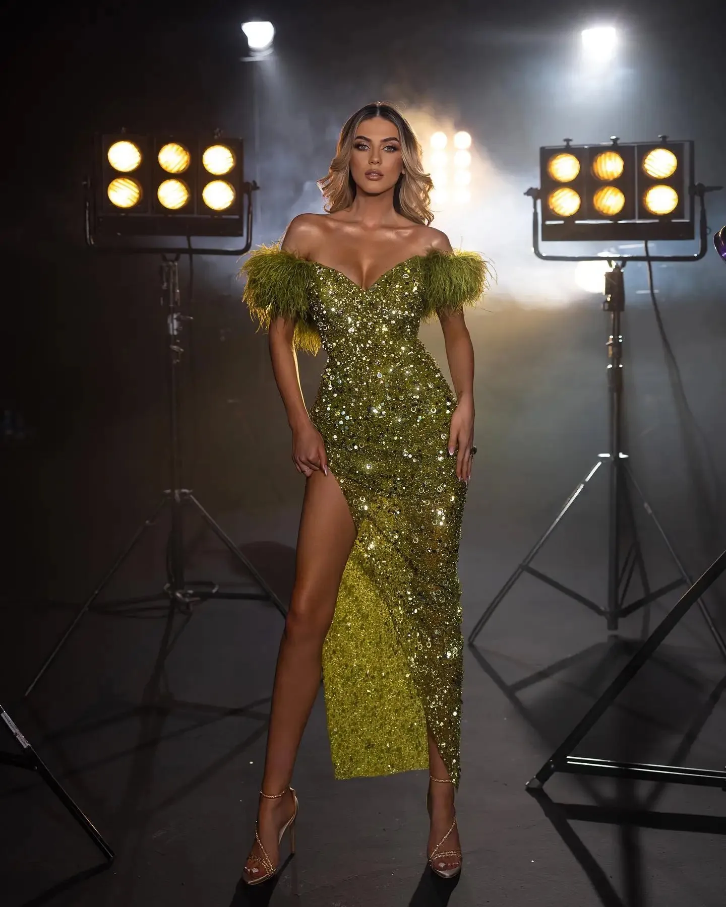 Trend4us Women’s Luxury Sweetheart Off Shoulder Sequin Slit Gown